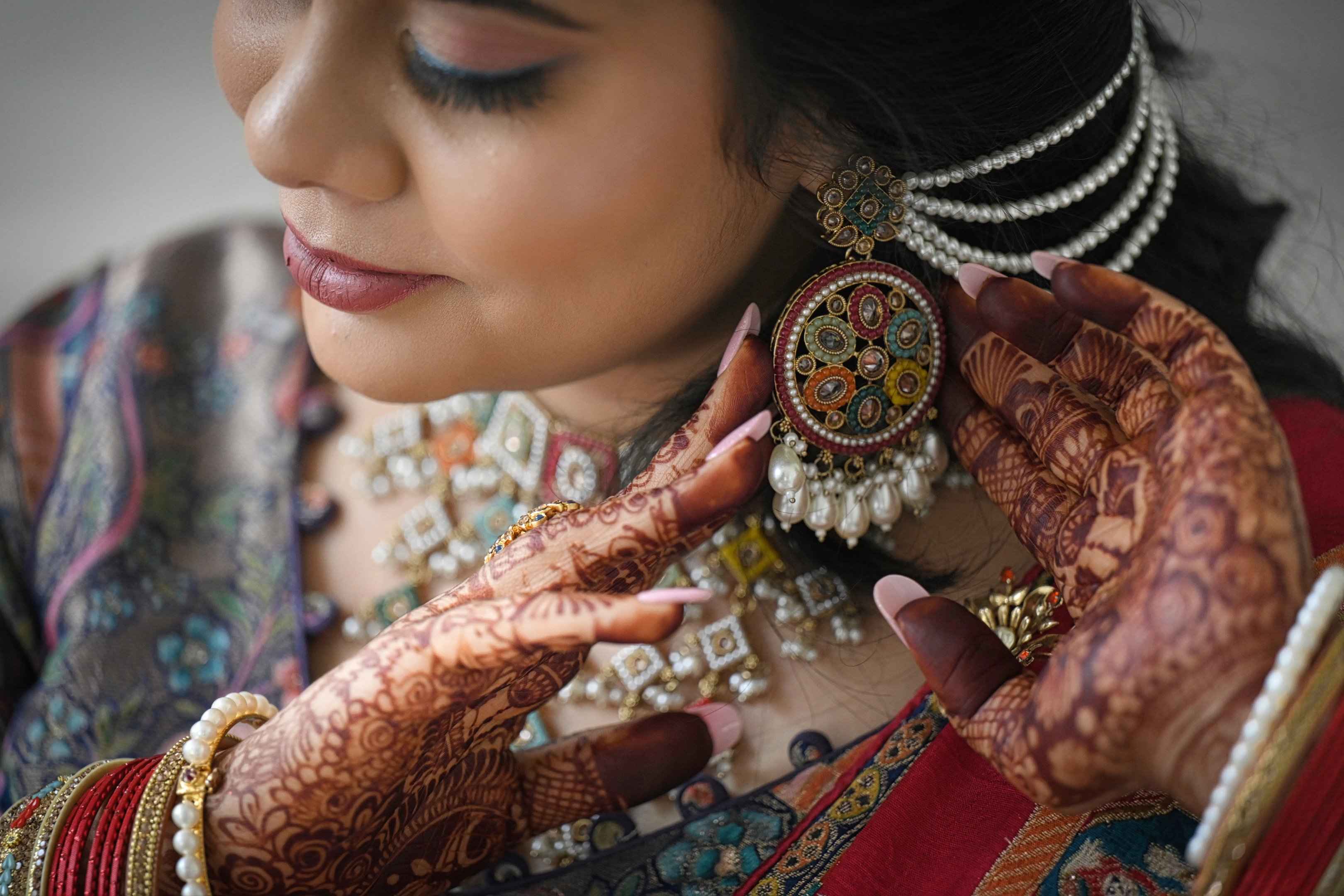 A joyful moment between the bride and a guest during the celebrations.